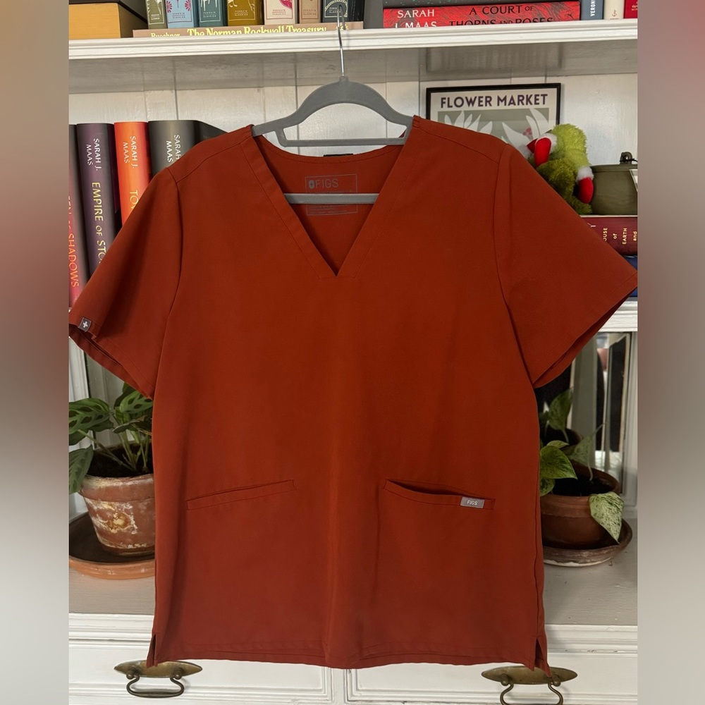 FIGS WOMENS RUST ORANGE scrub set